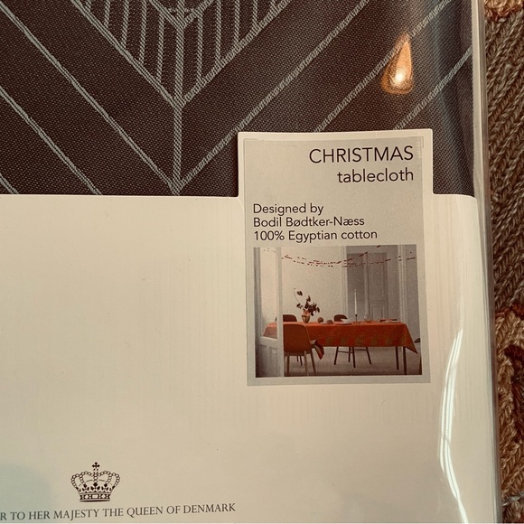 NWOT Georg Jensen Damask Round Christmas Tablecloth - Picture 4 of 6